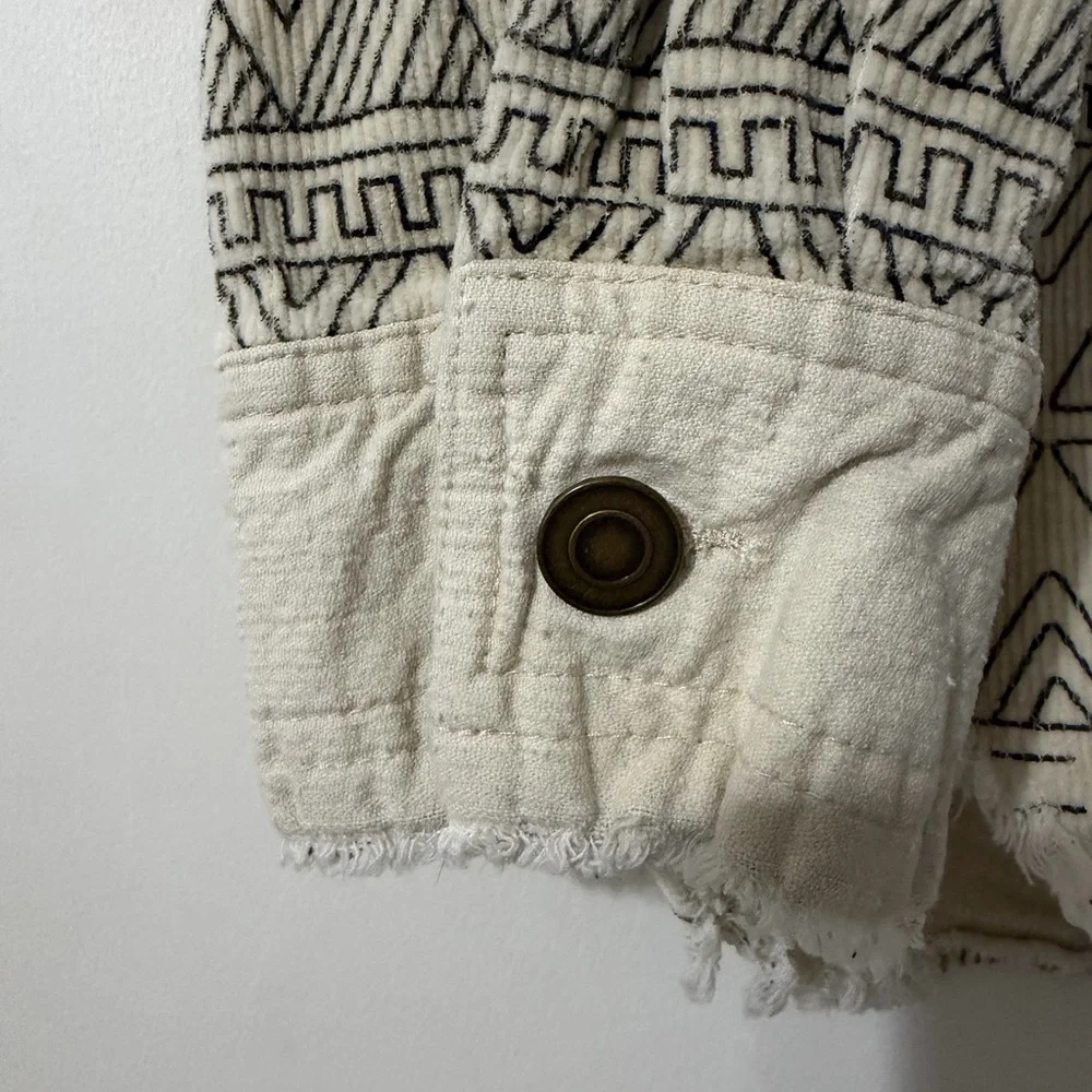LA MIEL Shacket Cream Button-Up Jacket Southwestern pattern